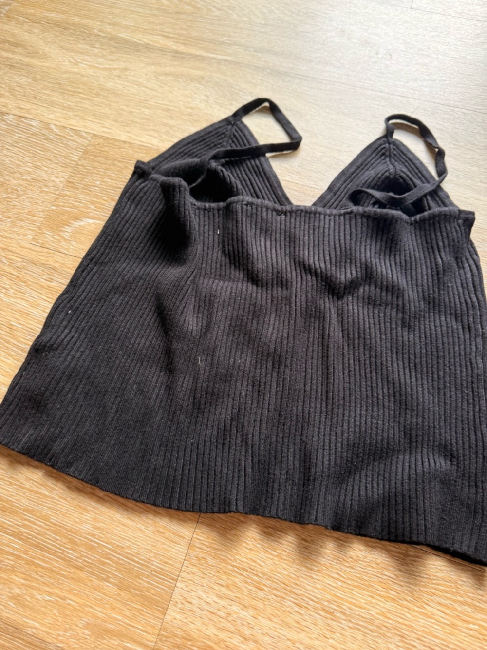sofia by sofia vergara Black Ribbed V-Neck Cami - Picture 2 of 3